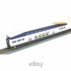 Athearn HO Scale 3 piece West Coast Express set (2 Coach, 1 Cab,)