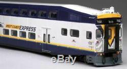 Athearn HO Scale 3 piece West Coast Express set (2 Coach, 1 Cab,)