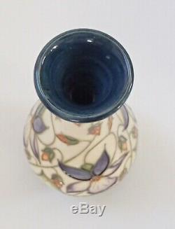 Boxed Moorcroft Vase Sweet Thief Design MCC Piece Rachel Bishop 2000 1 Star Ltd