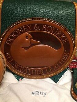 Dooney & Bourke ICONIC3 Piece SetBIG DUCK Green/Tan Crsbdy Coin Purse Kychain