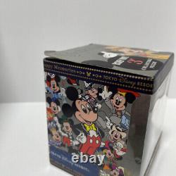 En français, cela se traduirait par : Ensemble de 3 pièces Vinylmation édition limitée non ouvert de Disney