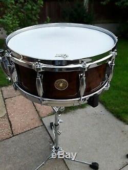 Gretsch Les Etats-unis 4 Kit Tambour Piece Ltd Édition Couleur Antique Érable Ondé