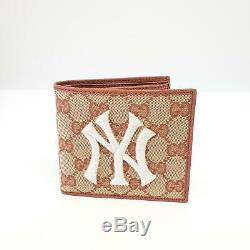 Gucci Beige & Brown Ny Yankees Édition Gg Patch Wallet Nouveau