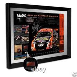 Impression en Édition Limitée Signée de Garth Tander Encadrée avec un Morceau de Voiture de Course Holden