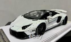 Lamborghini Aventador Liberty Walk Roadster Chameleon Blanc Limité à 50 Pièces