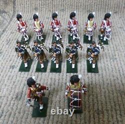 Les cornemuses et tambours du 13e régiment de la 1ère division de l'édition limitée de 2008 de la Grande-Bretagne n°48004.