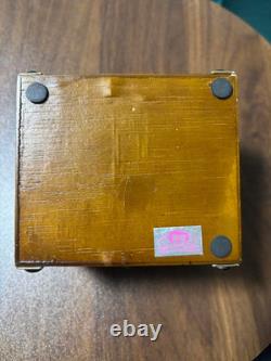 Montre-bracelet Édition Limitée 10ème Anniversaire One Piece 9999 pièces Fabriquée au Japon