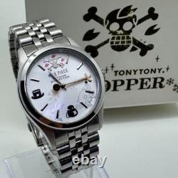 Montre officielle en édition limitée One Piece Chopper Sakura Memory venant du Japon