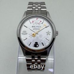 Montre officielle en édition limitée One Piece Chopper Sakura Memory venant du Japon