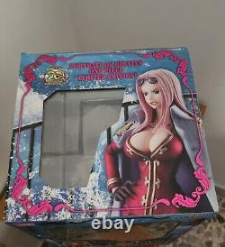 One Piece P. O. P Statue PVC Cage Noire Hina Édition Limitée par Megahouse