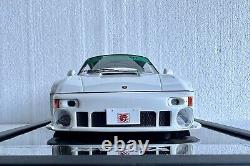 Porsche 964 RWB. Nez incliné Blanc avec intérieur vert Tiffany. Ltd 99 pièces.