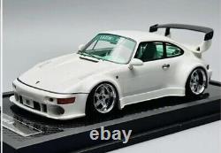 Porsche 964 RWB. Nez incliné Blanc avec intérieur vert Tiffany. Ltd 99 pièces.