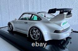 Porsche 964 RWB. Nez incliné Blanc avec intérieur vert Tiffany. Ltd 99 pièces.