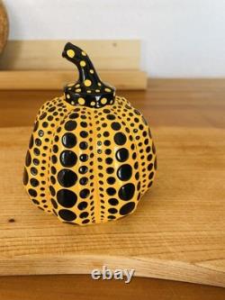 Sculpture de citrouille jaune de Yayoi Kusama Édition limitée Œuvre d'art de Naoshima