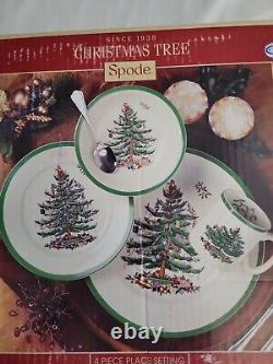 Spode Christmas Tree Service de Table 4 Pièces Neuf Jamais Utilisé avec Autocollants Originaux