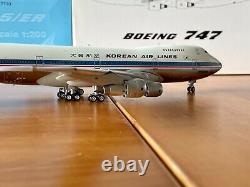 Une Pièce D'histoire 1200 Korean Air 747-100 Livrée Rétro Hl7447